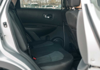 Подержанный автомобиль Nissan Qashqai 2011 года (16 фото)