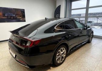 Подержанный автомобиль Hyundai Sonata 2021 года (5 фото)