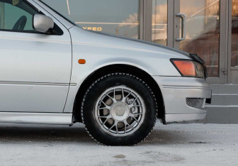 Подержанный автомобиль Toyota Vista Wagon 1998 года (9 фото)