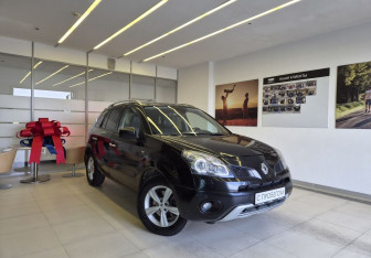 Подержанный автомобиль Renault Koleos 2011 года (3 фото)