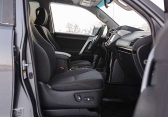 Подержанный автомобиль Toyota Land Cruiser Prado 2014 года (23 фото)