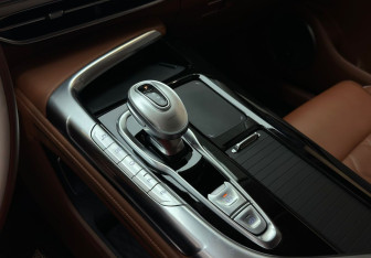 Подержанный автомобиль Voyah Free 2023 года (15 фото)