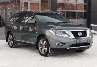 Подержанный автомобиль Nissan Pathfinder 2014 года (3 фото)