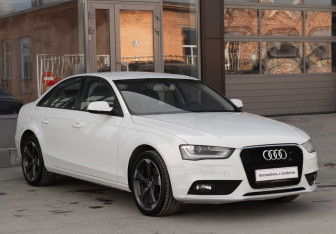Подержанный автомобиль Audi A4 Sedan 2014 года (3 фото)