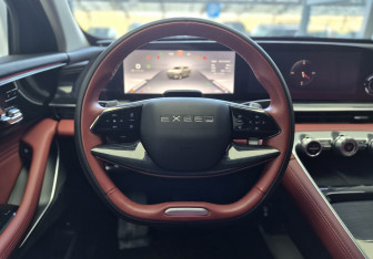 Подержанный автомобиль Exeed RX 2023 года (10 фото)