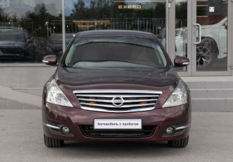 Подержанный автомобиль Nissan Teana 2010 года (2 фото)