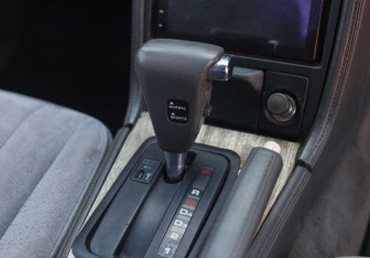 Подержанный автомобиль Honda Inspire 1992 года (14 фото)