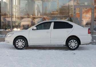 Подержанный автомобиль Skoda Octavia Liftback 2011 года (8 фото)