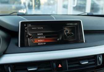 Подержанный автомобиль BMW X5 2017 года (18 фото)