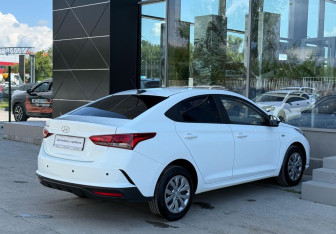 Подержанный автомобиль Hyundai Solaris Sedan 2021 года (5 фото)