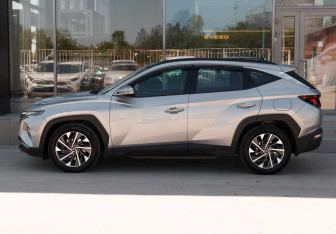 Подержанный автомобиль Hyundai Tucson 2023 года (8 фото)