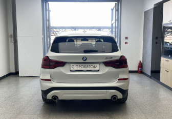 Подержанный автомобиль BMW X3 2018 года (5 фото)