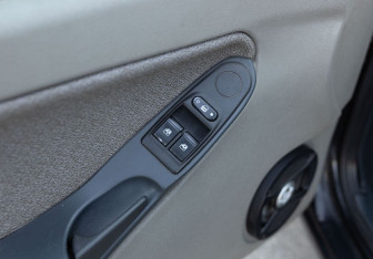 Подержанный автомобиль LADA (ВАЗ) Kalina Hatchback 2010 года (17 фото)