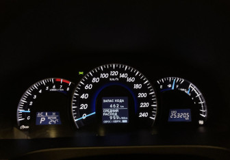 Подержанный автомобиль Toyota Camry Sedan 2013 года (11 фото)