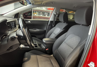 Подержанный автомобиль Kia Sportage 2019 года (8 фото)
