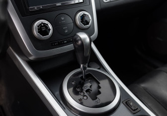 Подержанный автомобиль Mazda CX-7 2008 года (15 фото)