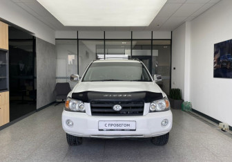 Подержанный автомобиль Toyota Kluger 2001 года (4 фото)