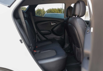 Подержанный автомобиль Hyundai ix35 2012 года (19 фото)