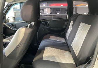 Подержанный автомобиль Chevrolet Niva 2007 года (10 фото)