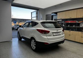 Подержанный автомобиль Hyundai ix35 2011 года (6 фото)