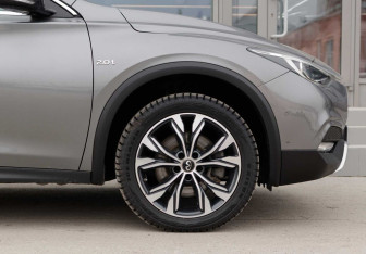 Подержанный автомобиль Infiniti QX30 2018 года (9 фото)