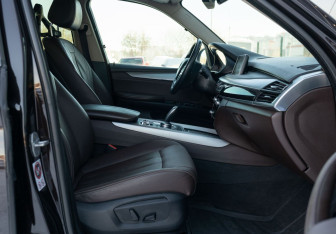 Подержанный автомобиль BMW X5 2017 года (26 фото)