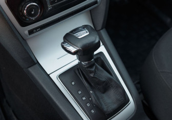 Подержанный автомобиль Skoda Octavia Liftback 2011 года (14 фото)