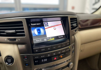 Подержанный автомобиль Lexus LX 2014 года (17 фото)