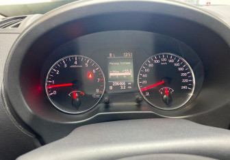 Подержанный автомобиль Nissan X-Trail 2013 года (8 фото)