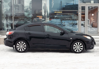 Подержанный автомобиль Mazda 3 Sedan 2011 года (4 фото)