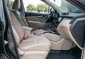 Подержанный автомобиль Nissan X-Trail 2018 года (23 фото)