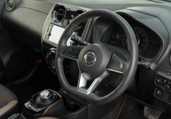 Подержанный автомобиль Nissan Note 2017 года (11 фото)