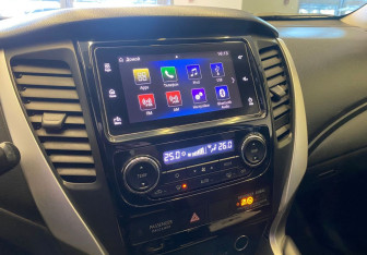 Подержанный автомобиль Mitsubishi Pajero Sport 2019 года (13 фото)