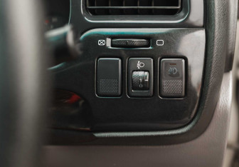 Подержанный автомобиль Subaru Legacy Wagon 2001 года (15 фото)