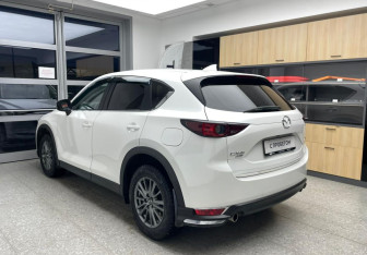 Подержанный автомобиль Mazda CX-5 2017 года (6 фото)