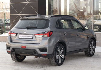 Подержанный автомобиль Mitsubishi ASX 2021 года (5 фото)
