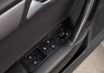 Подержанный автомобиль Volkswagen Passat Sedan 2012 года (18 фото)