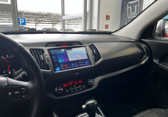 Подержанный автомобиль Kia Sportage 2012 года (8 фото)