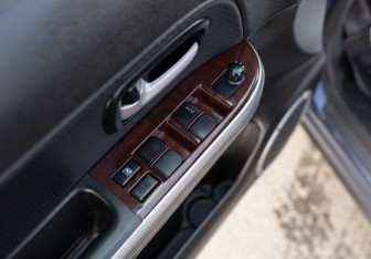 Подержанный автомобиль Suzuki Grand Vitara 2008 года (16 фото)