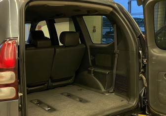 Подержанный автомобиль Toyota Land Cruiser Prado 2006 года (7 фото)