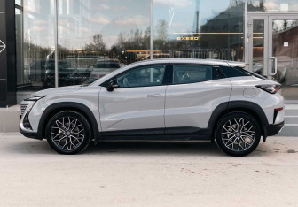 Подержанный автомобиль Changan UNI-T 2023 года (8 фото)