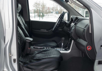 Подержанный автомобиль Nissan Pathfinder 2011 года (21 фото)