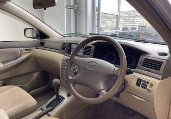 Подержанный автомобиль Toyota Corolla Wagon 2005 года (7 фото)