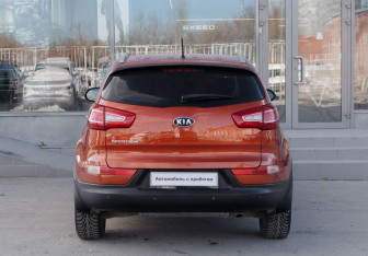 Подержанный автомобиль Kia Sportage 2011 года (6 фото)