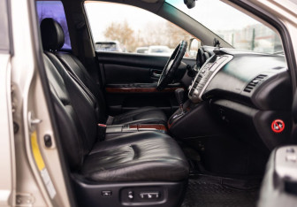 Подержанный автомобиль Lexus RX 2005 года (23 фото)