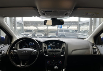 Подержанный автомобиль Ford Focus Sedan 2018 года (9 фото)