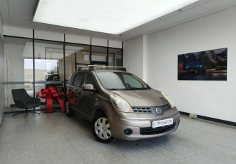Подержанный автомобиль Nissan Note 2007 года (3 фото)
