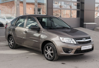 Подержанный автомобиль LADA (ВАЗ) Granta Sedan 2017 года (3 фото)
