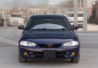 Подержанный автомобиль Mitsubishi Mirage Hatchback 1997 года (2 фото)