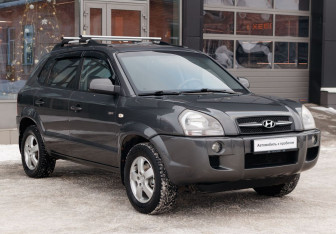 Подержанный автомобиль Hyundai Tucson 2008 года (3 фото)